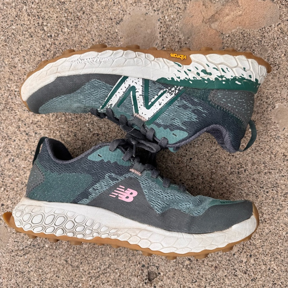 New Balance Women’s Hierro Trail Running Shoes size 10